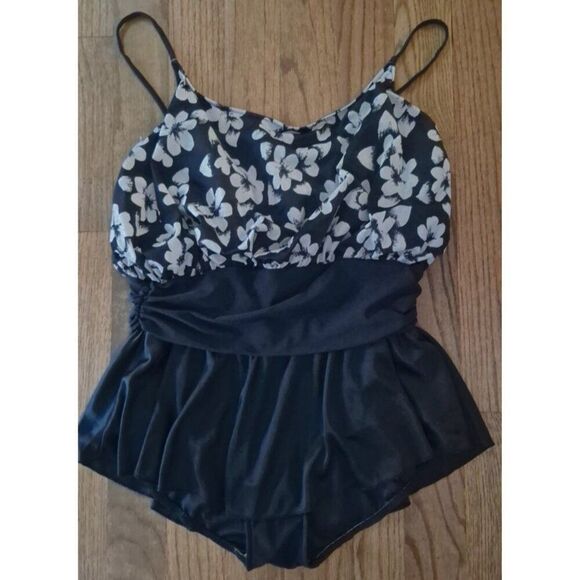 SIRENA II Plus Size Skirted One-Piece Bathingsuit Swimsuit Women's Size 18W - Picture 1 of 4